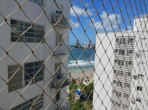 Ótima Kitnet pé na areia na praia de Pitangueiras c/ vista para o mar.